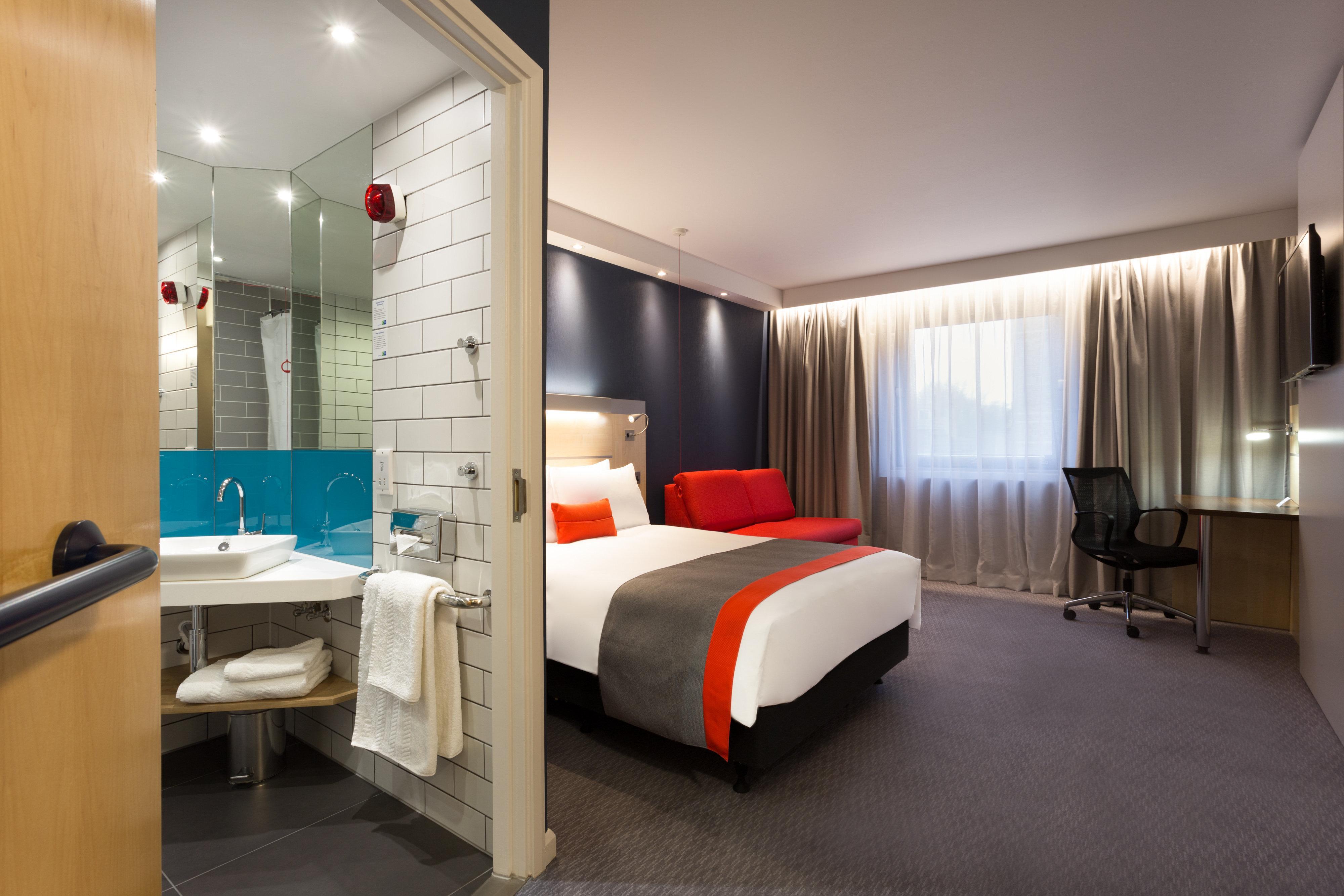 Holiday Inn Express London - Watford Junction By Ihg Buitenkant foto