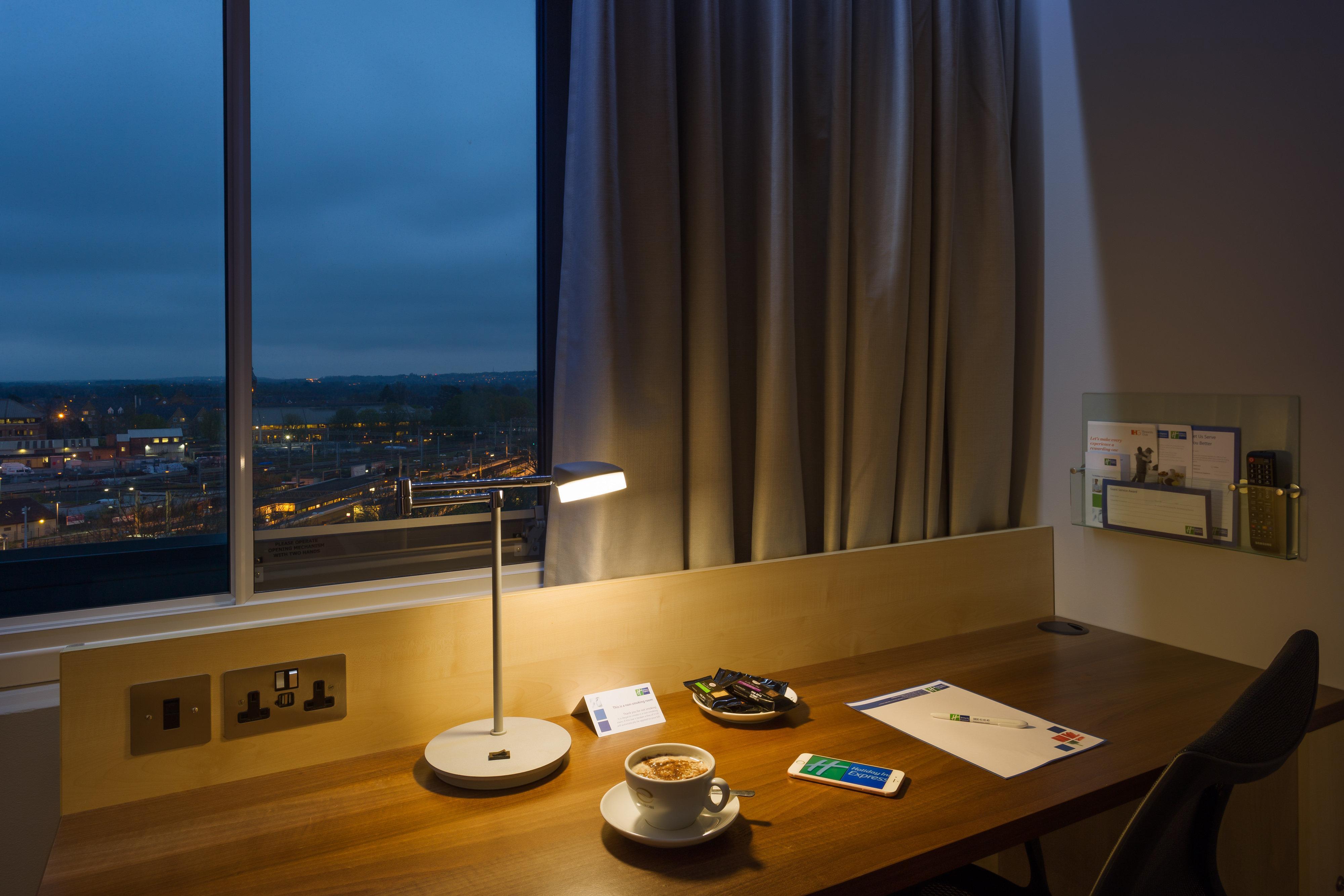 Holiday Inn Express London - Watford Junction By Ihg Kamer foto