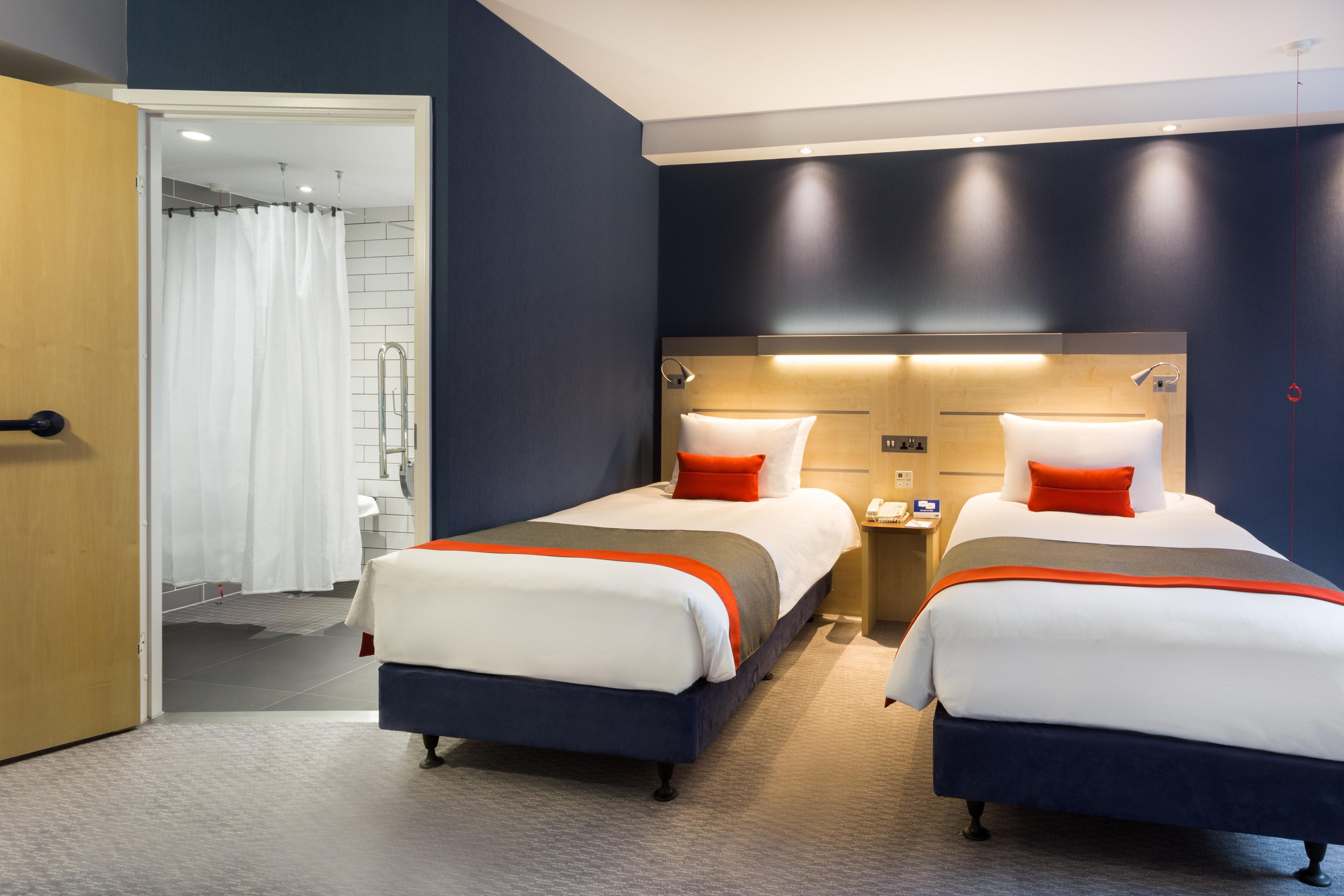 Holiday Inn Express London - Watford Junction By Ihg Buitenkant foto